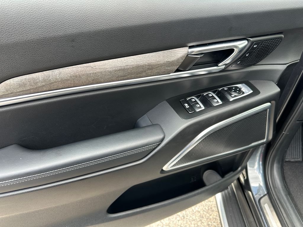 Used 2020 Gray Kia SX image 16
