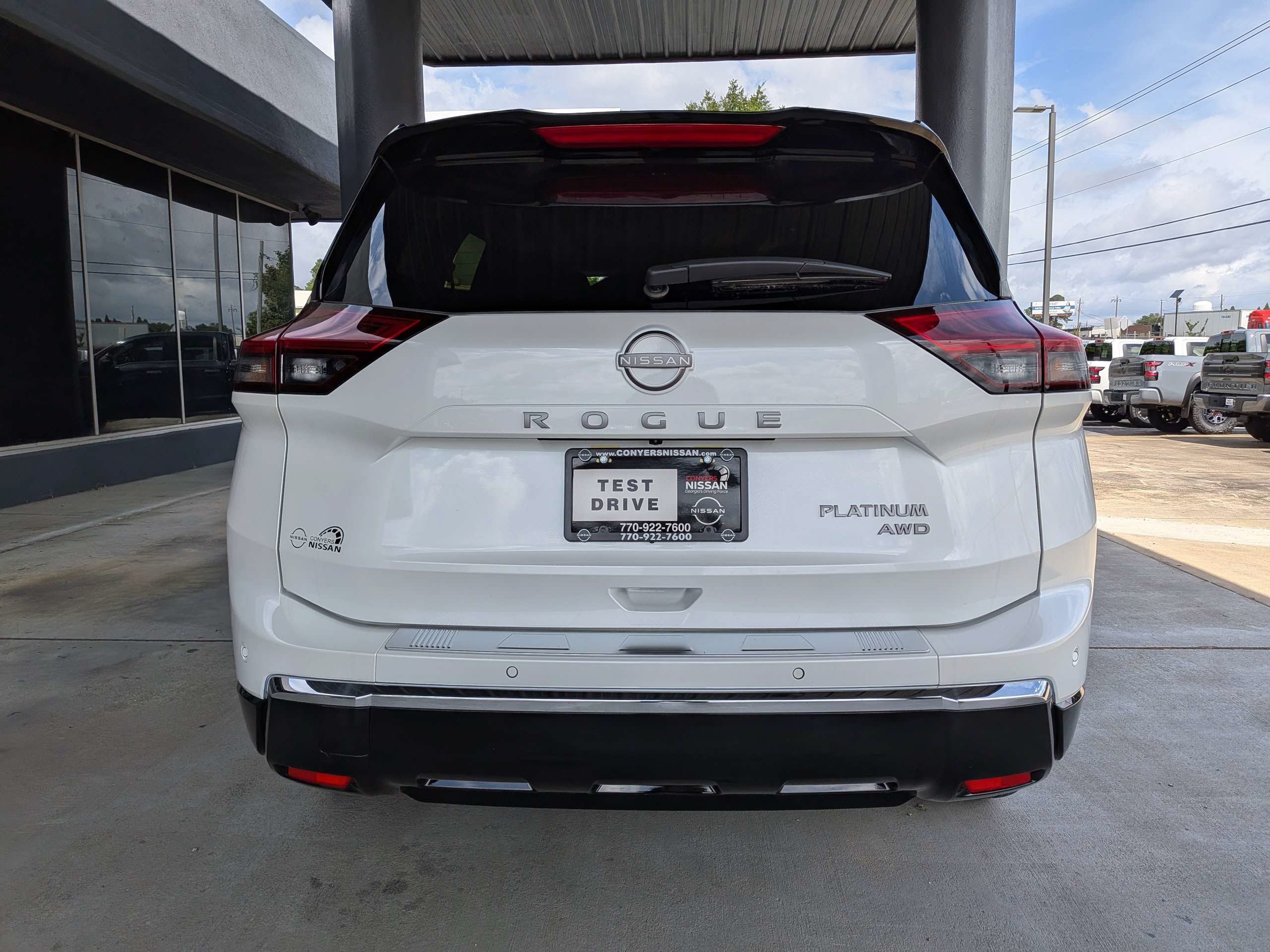New 2026 White Nissan Platinum image 4