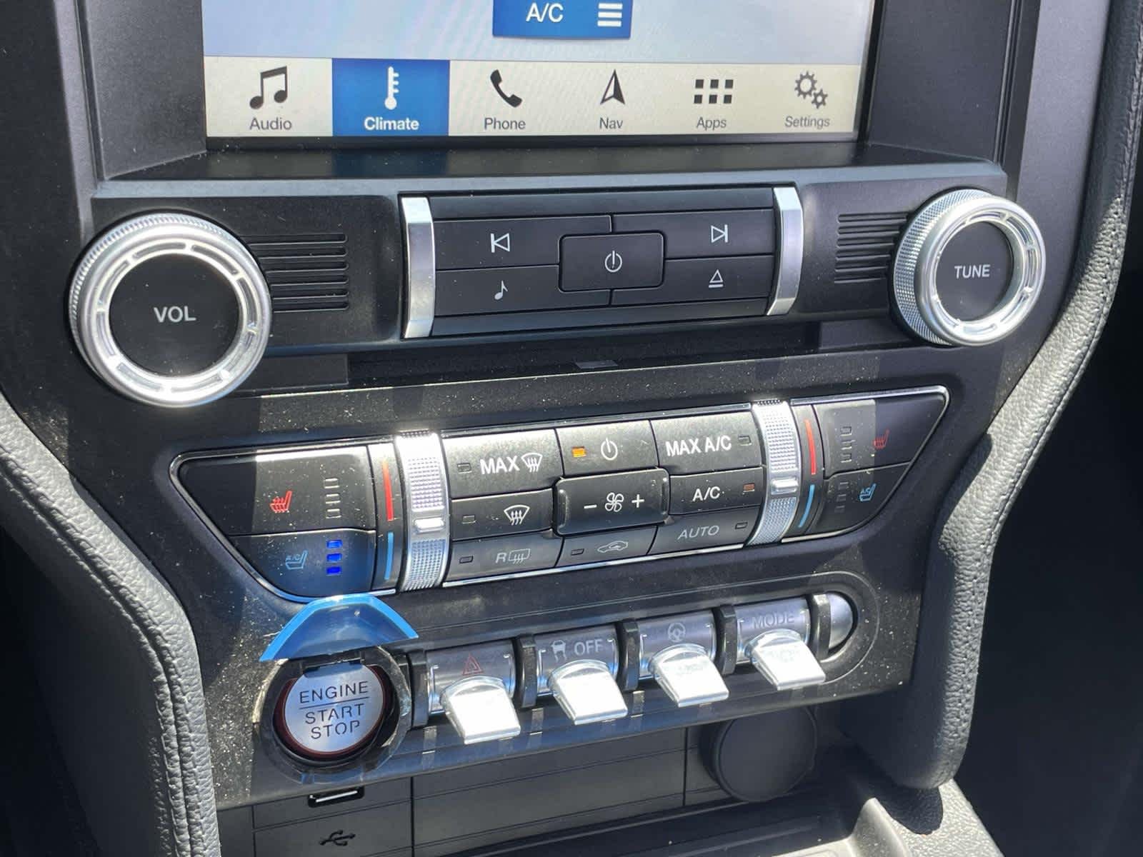 Used 2018 Lightning Blue Metallic Ford GT Premium image 31