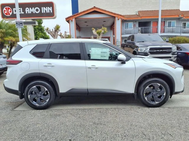 New 2026 Everest White Pearl TriCoat Nissan SV image 4