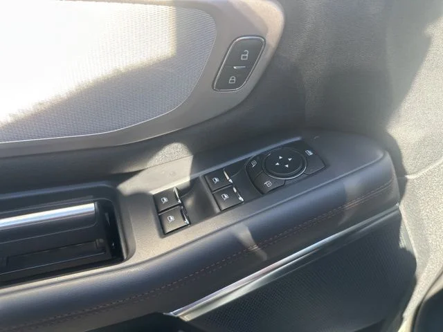 New 2025 Star White Metallic Tri-Coat Ford Active image 13