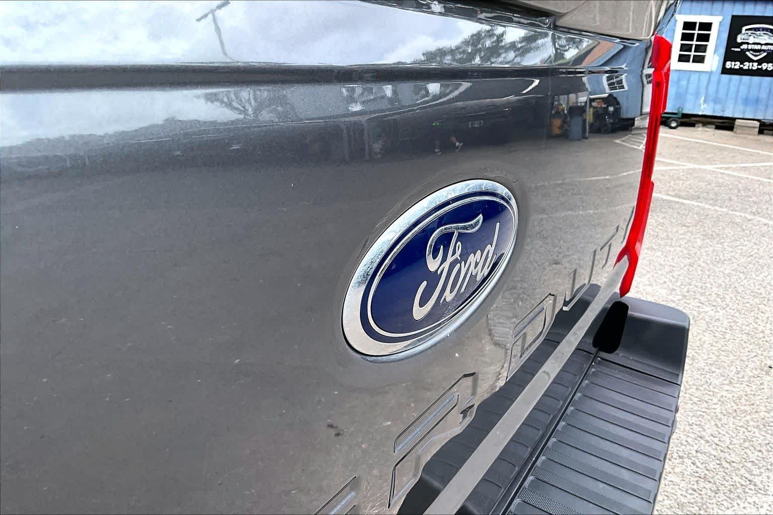 Certified Used 2024 Light Blue Clearcoat Metallic Ford LARIAT image 31