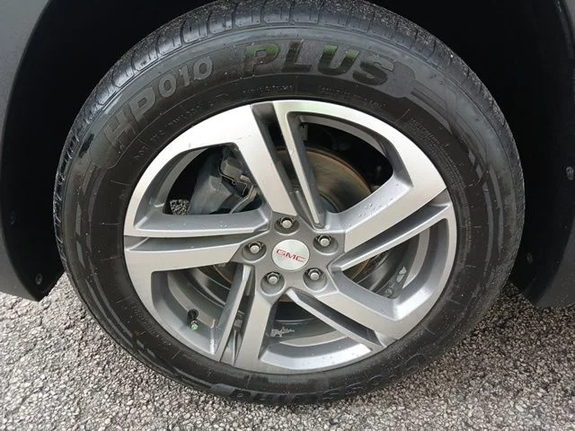 Used 2020 Silver GMC SLT image 52