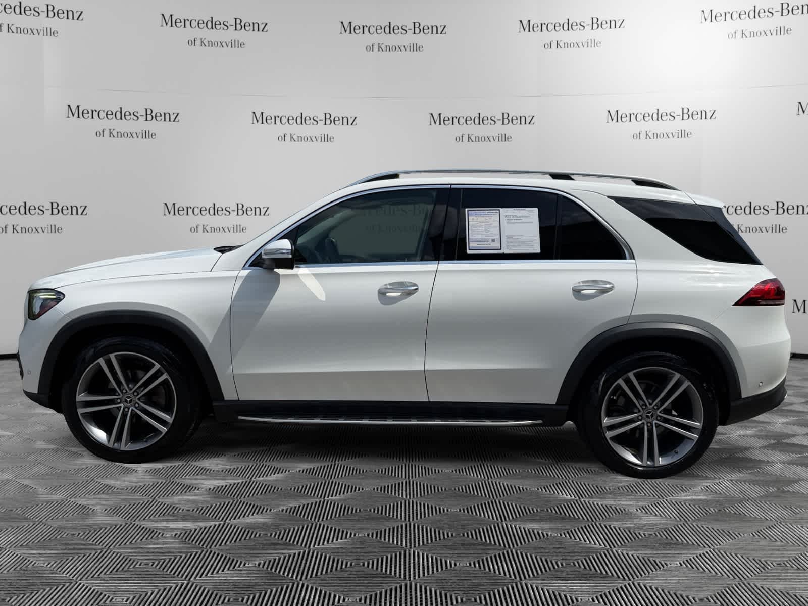 Used 2020 Polar White Mercedes-Benz GLE 350 image 2