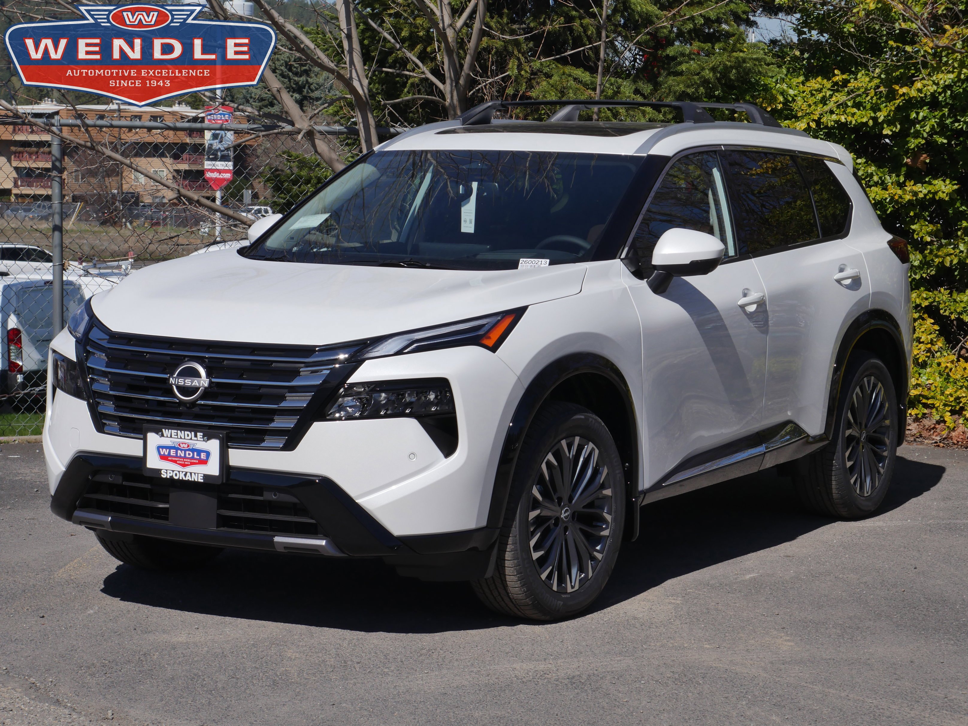 New 2026 Everest White Pearl TriCoat Nissan Platinum image 1