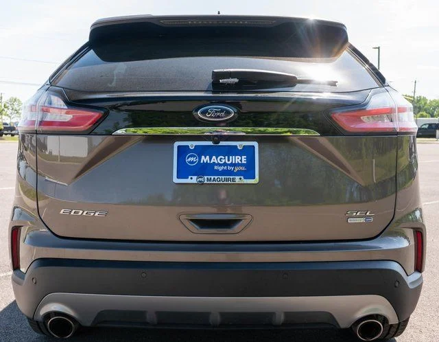 Used 2019 Gray Ford SEL image 7