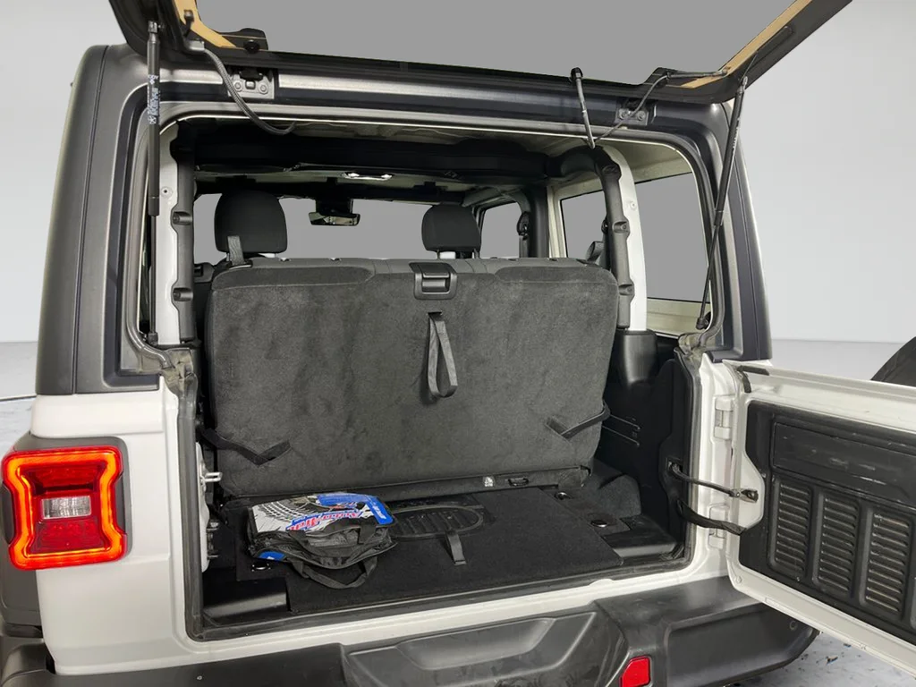 Used 2023 White Jeep Sport S image 17