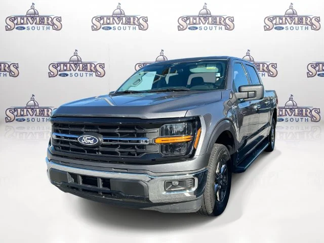 Used 2025 Gray Ford XLT image 3