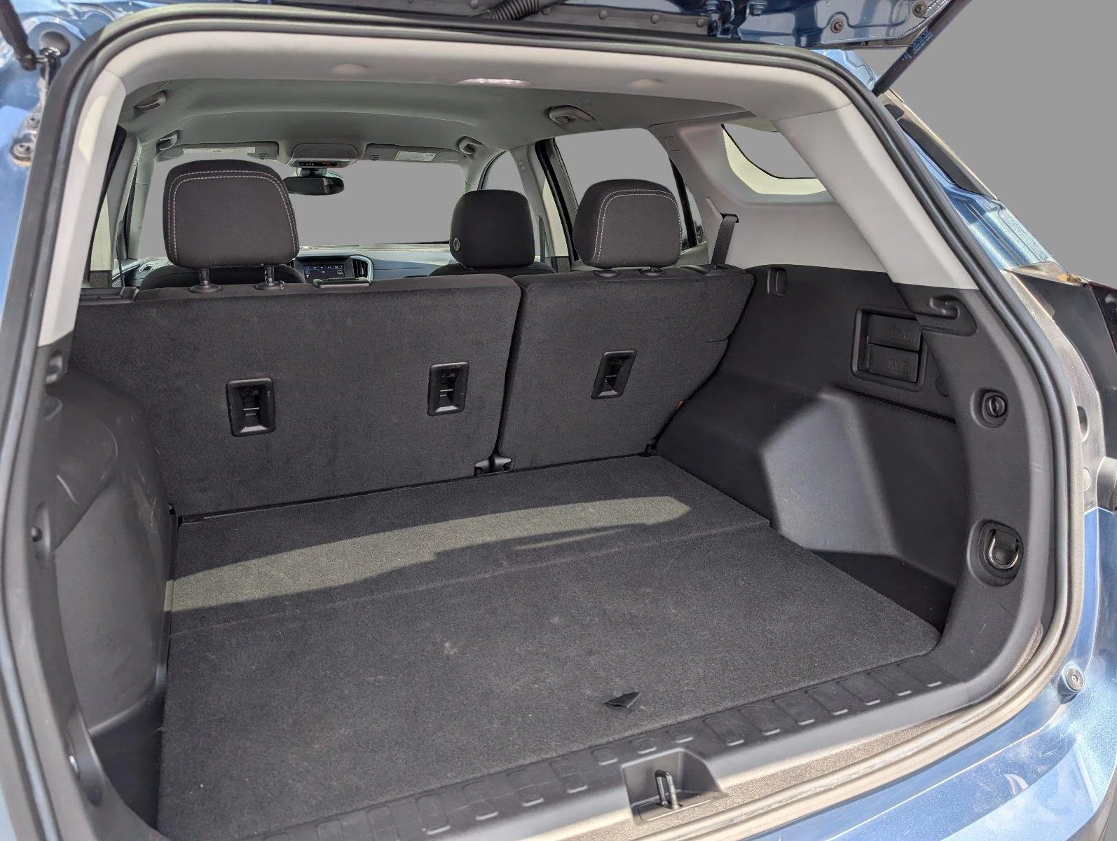 Used 2024 Downpour Metallic GMC SLE image 34