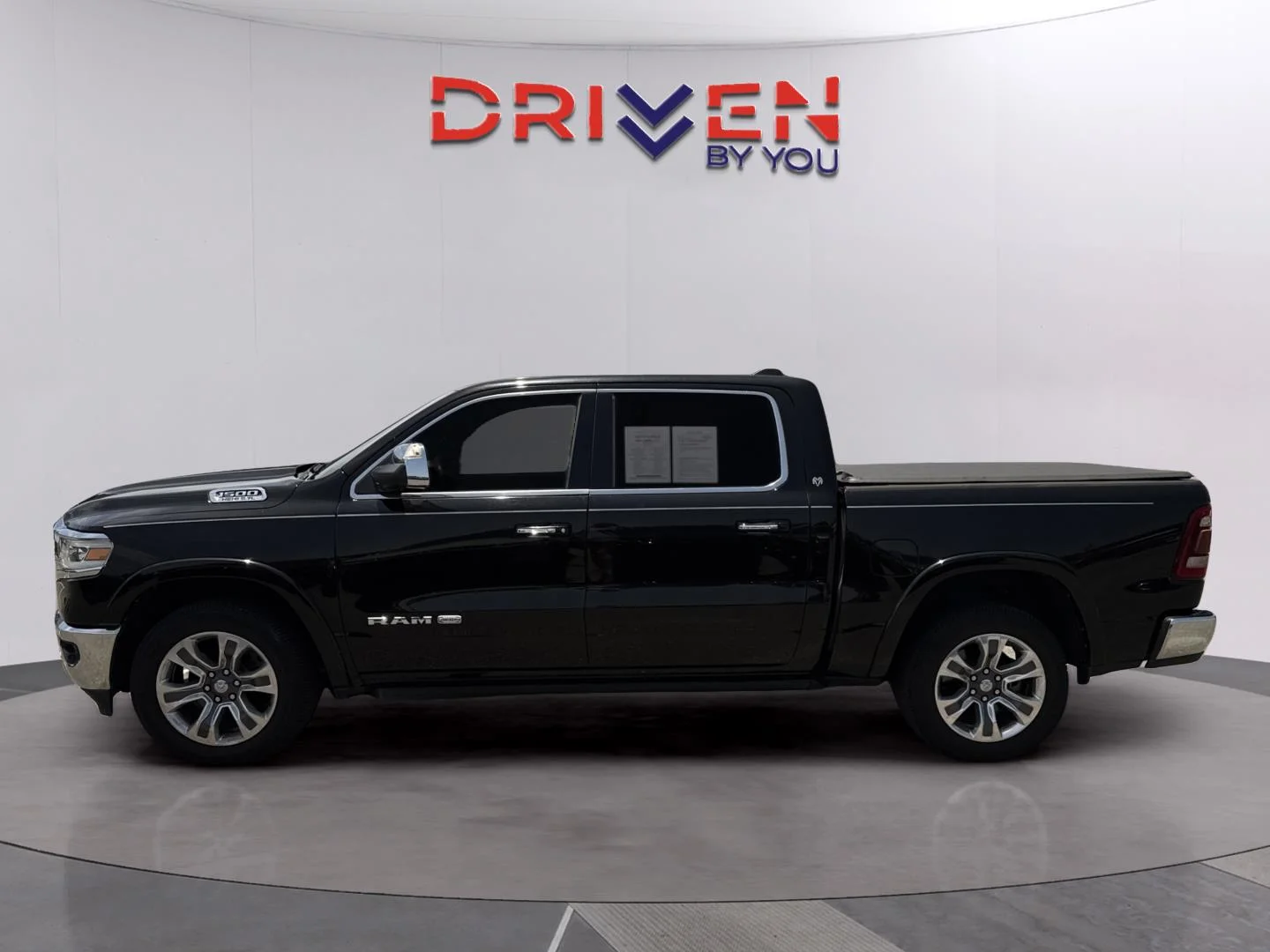 Used 2019 Diamond Black Crystal Pearlcoat Ram Longhorn image 2