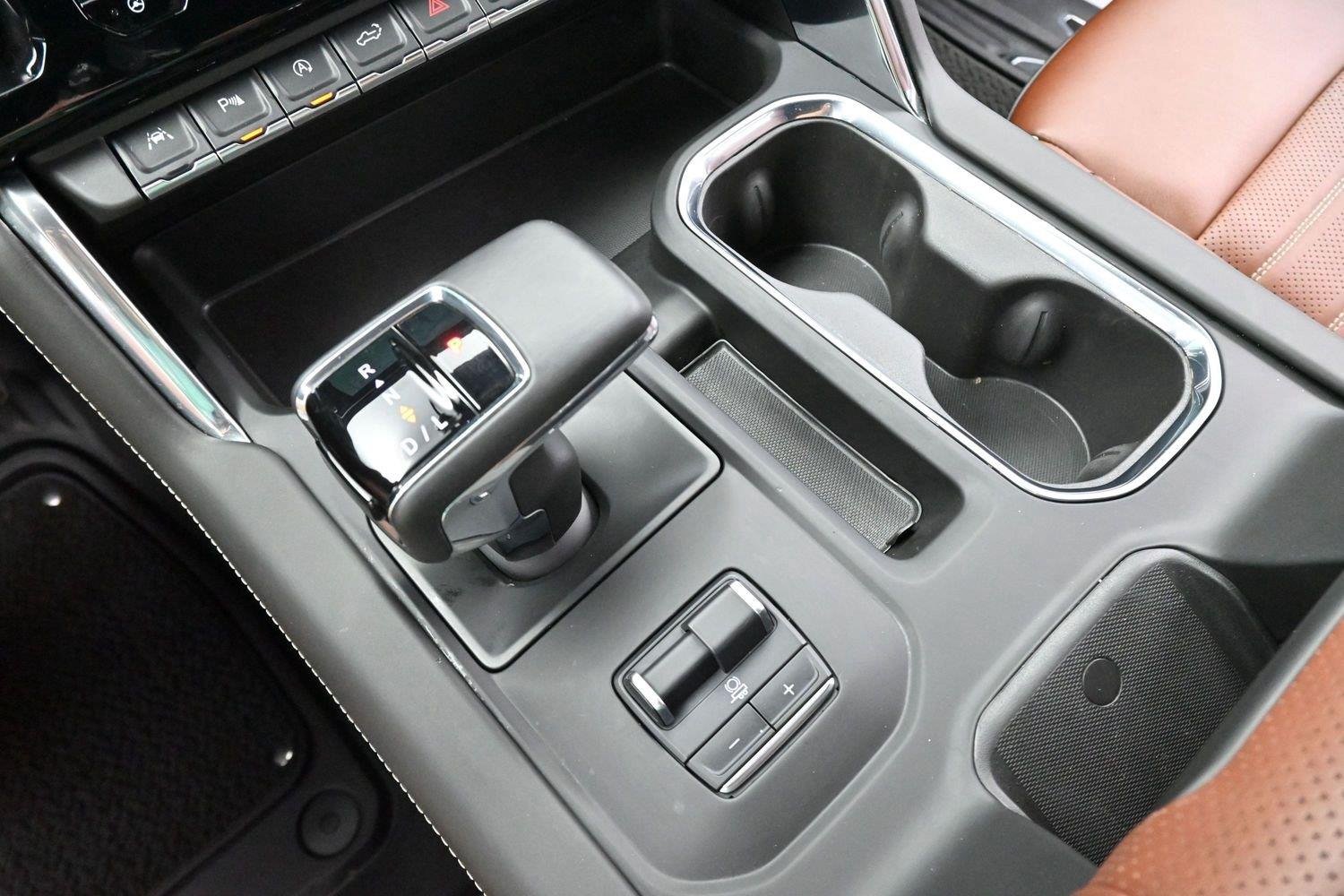 Used 2025 Onyx Black GMC Denali Ultimate image 25