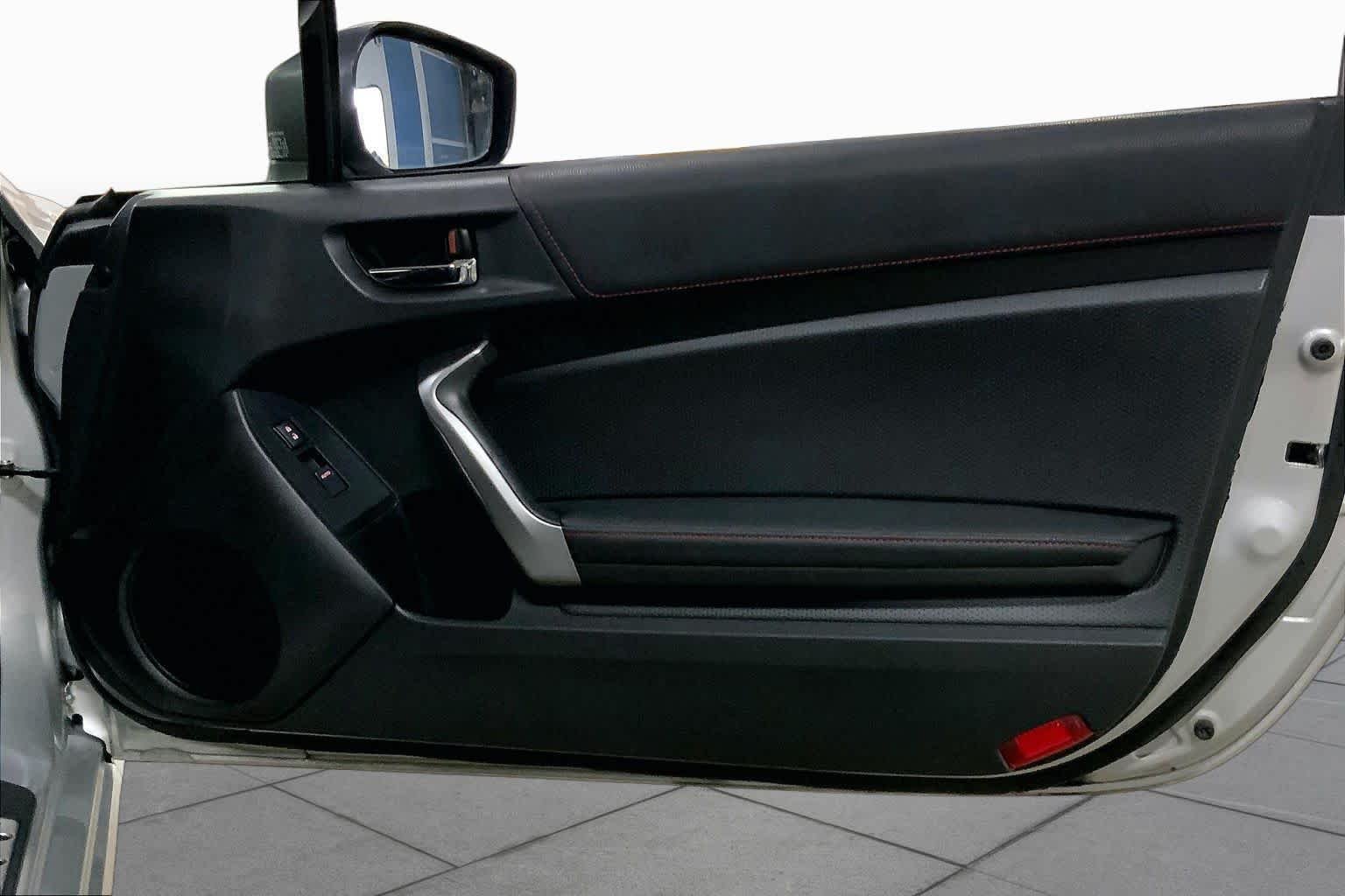 Used 2013 Argento Scion  image 18
