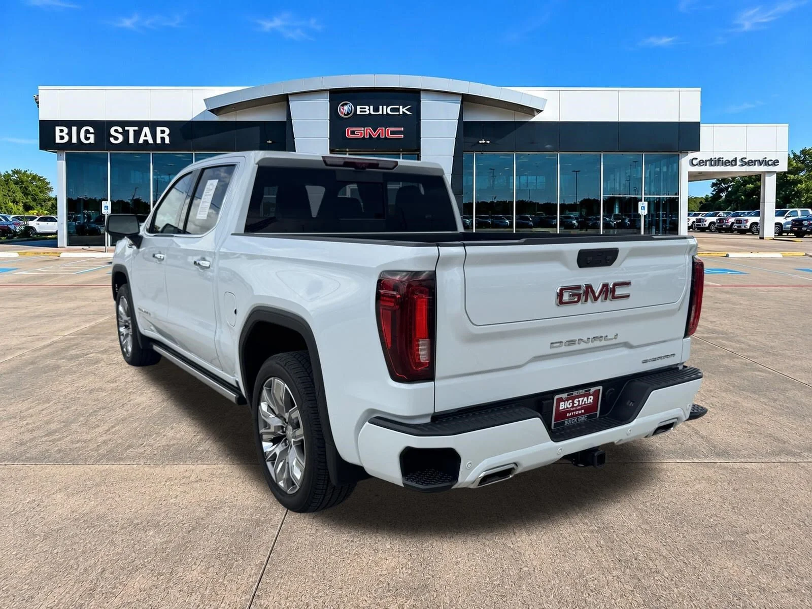 2026 GMC Sierra 1500 Denali - Photo 4
