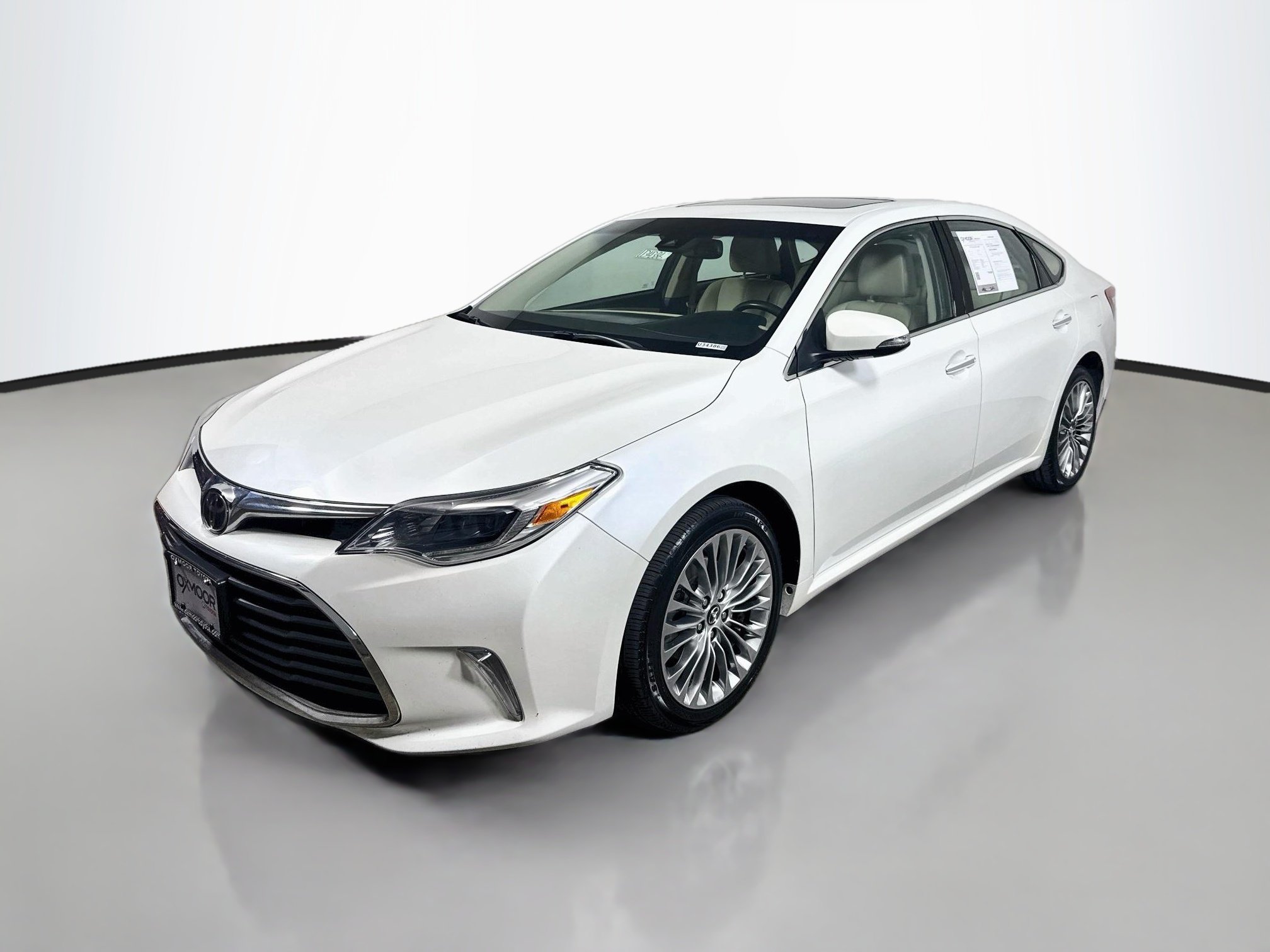 Used 2016 Blizzard Pearl Toyota Limited image 3