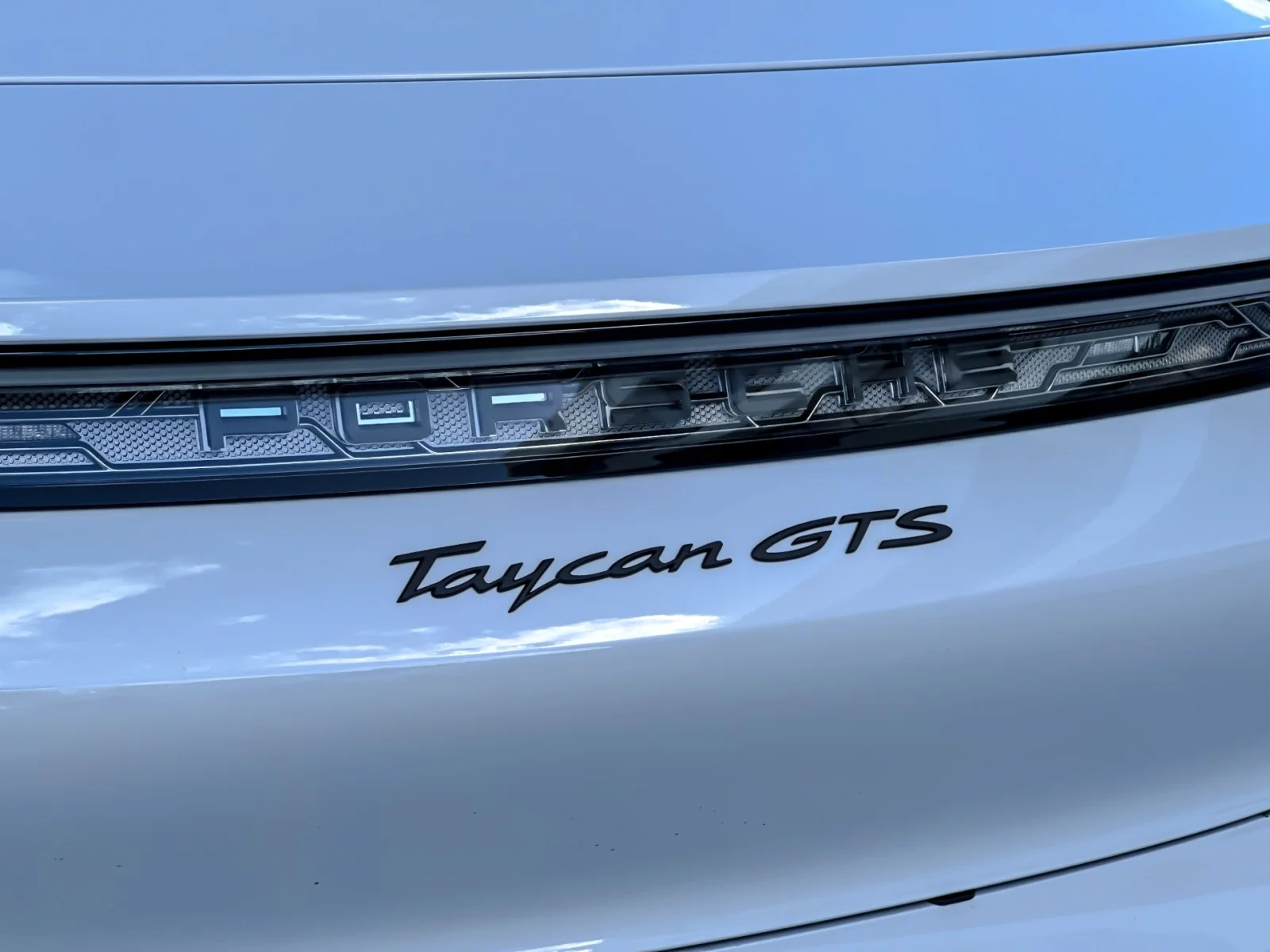 2026 Porsche Taycan GTS - Photo 27