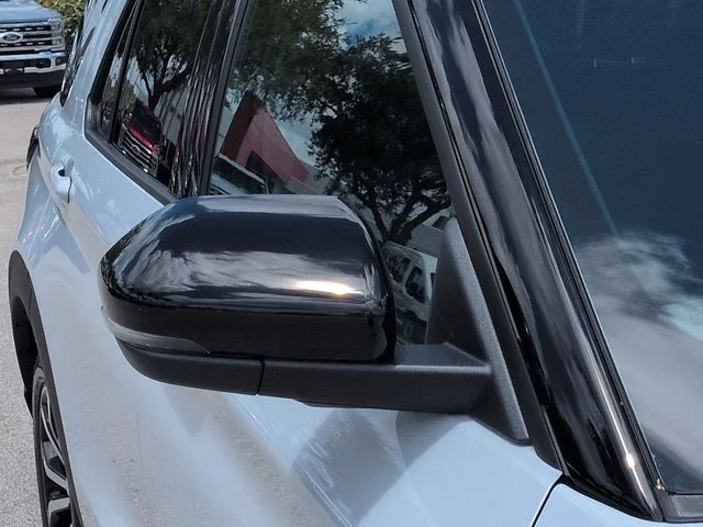 New 2026 Space White Metallic Ford ST-Line image 12