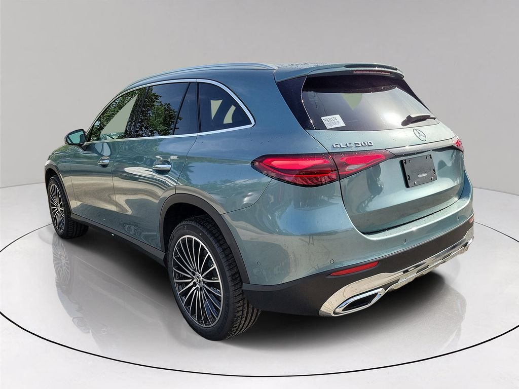 New 2026 Verde Silver Metallic Mercedes-Benz GLC 300 image 4
