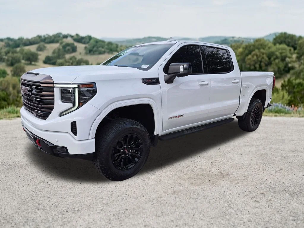 Used 2022 White GMC AT4X image 3
