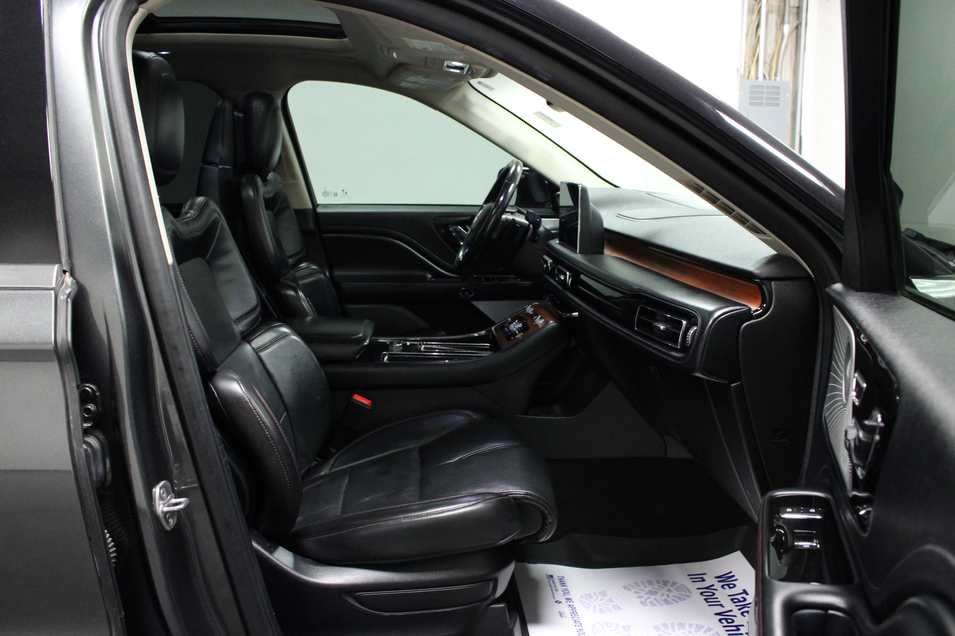 Used 2020 Magnetic Gray Lincoln Grand Touring image 17