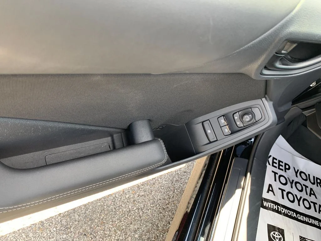 Used 2023  Toyota Base image 13