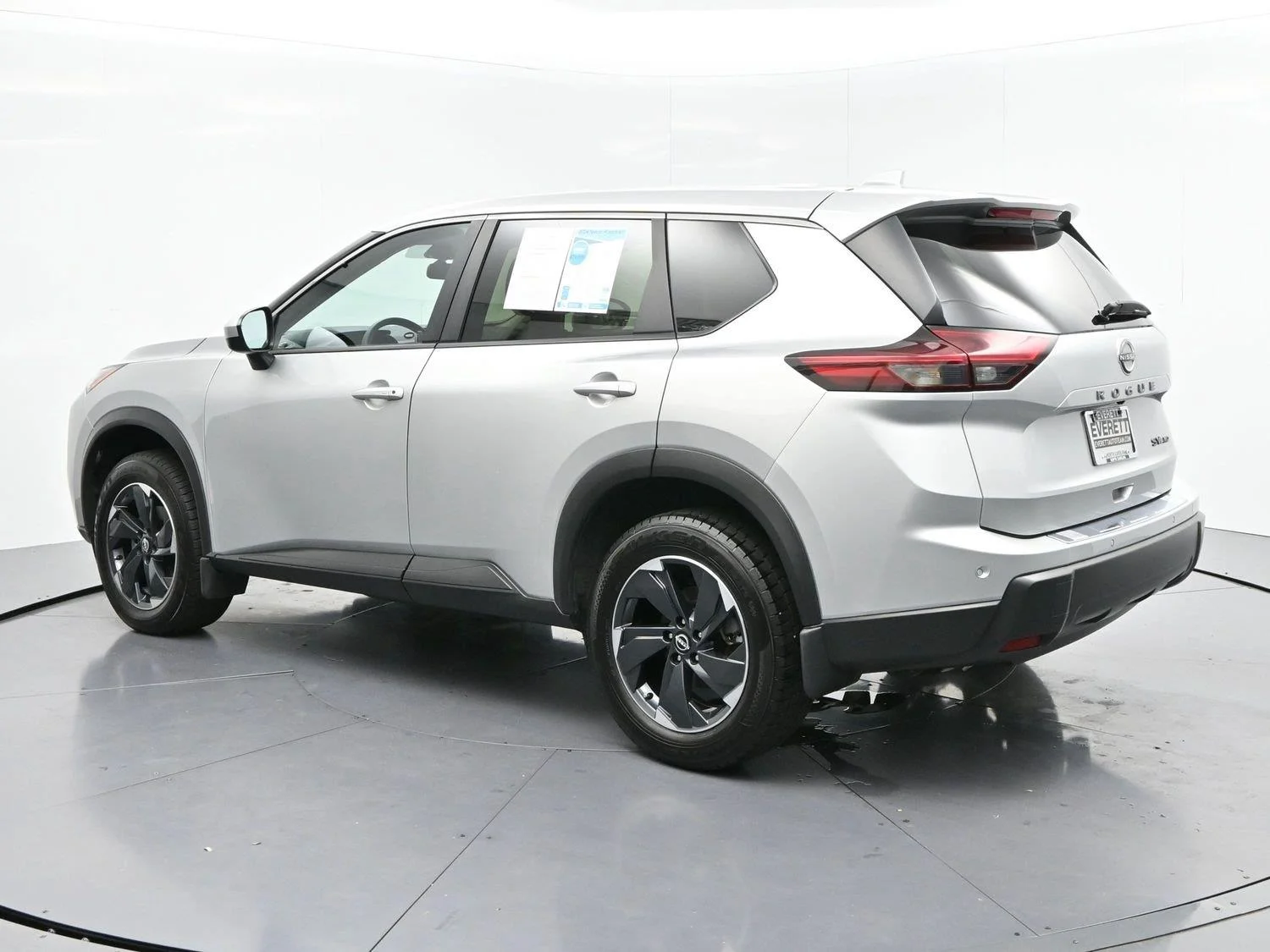 Used 2024 Silver Nissan SV image 5