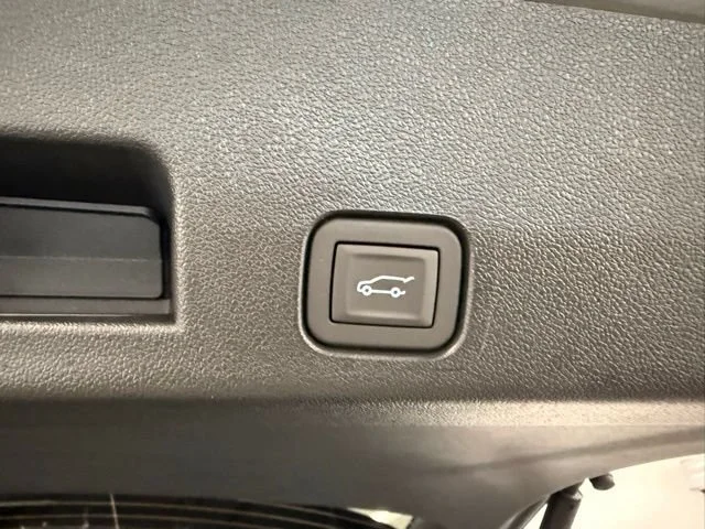 New 2026 Sterling Metallic GMC Elevation image 9