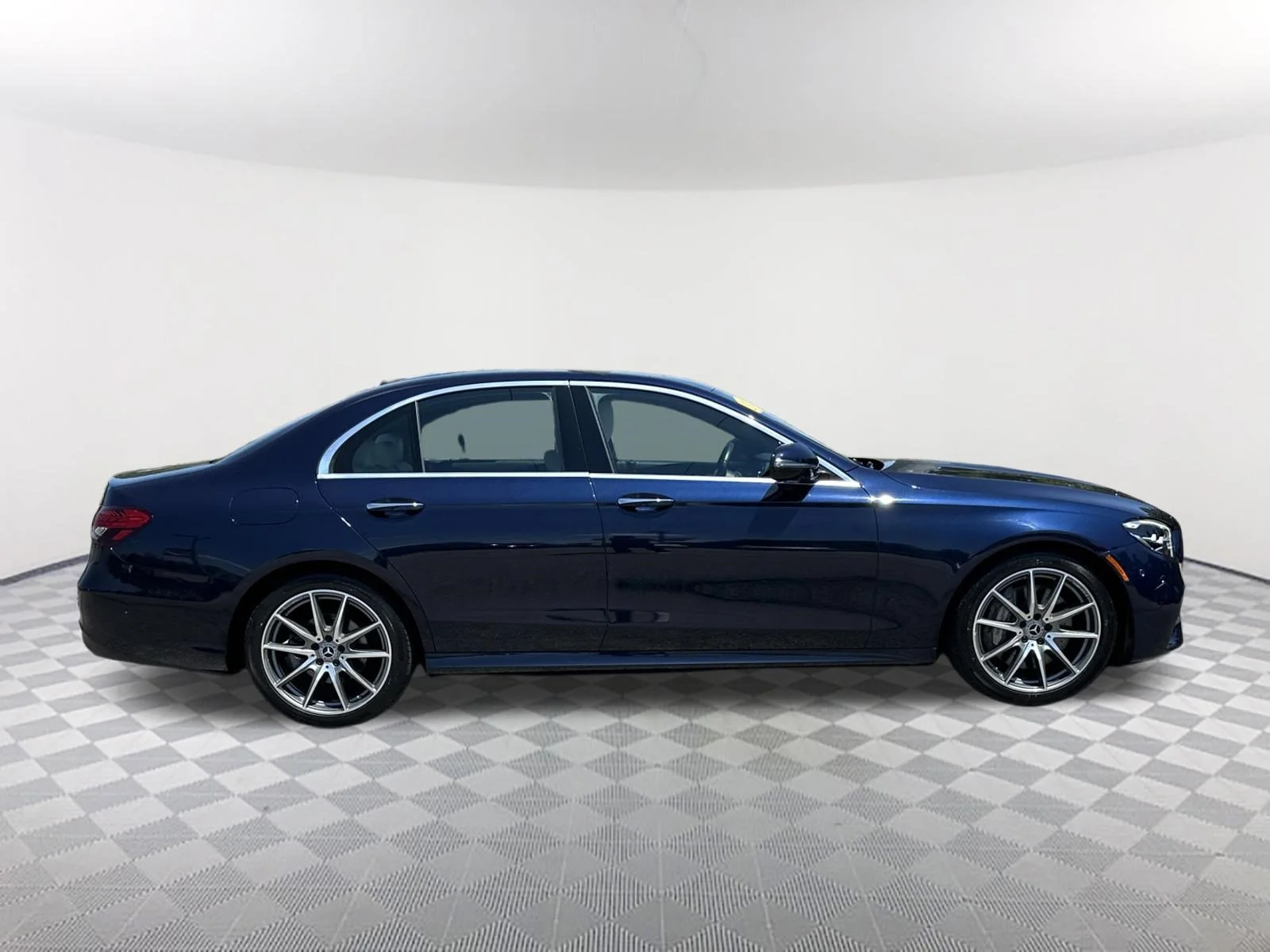 Used 2021 Lunar Blue Metallic Mercedes-Benz E 350 image 4