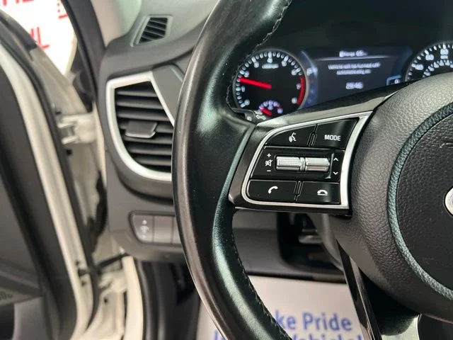 Used 2021 White Kia SX image 24