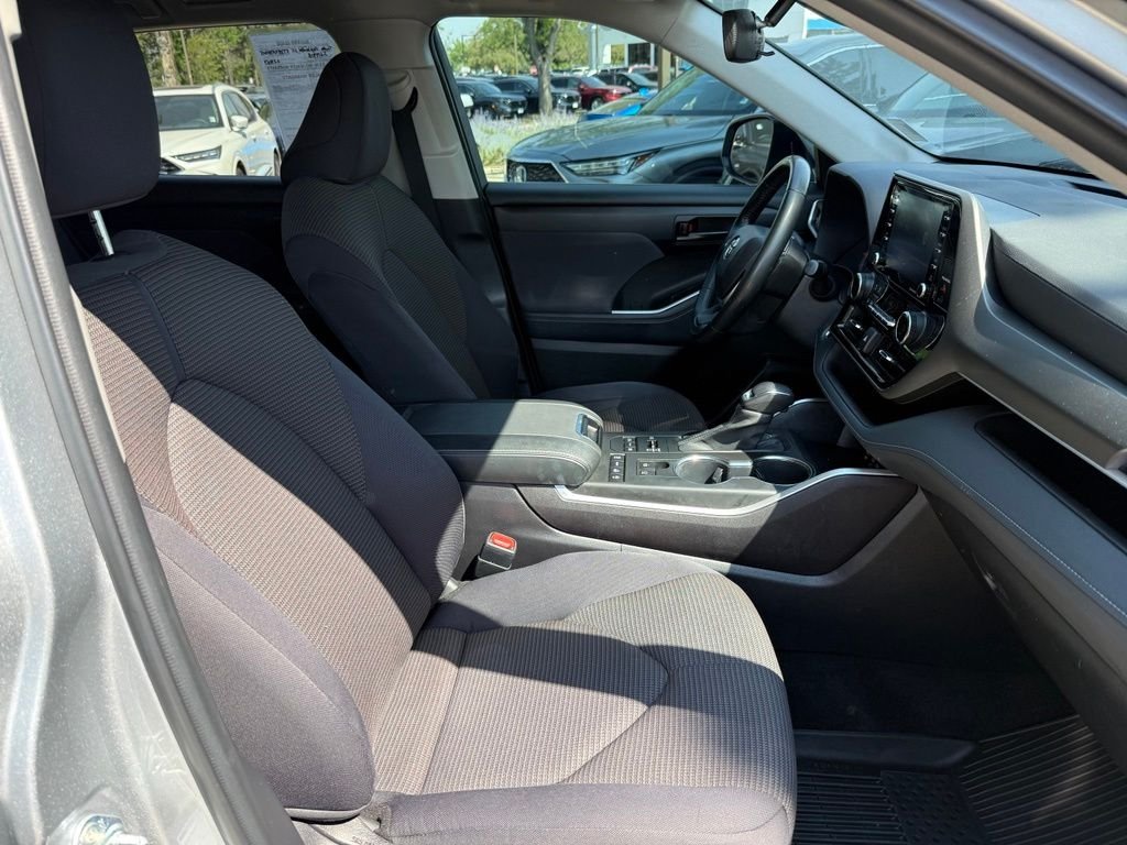 Used 2022 Celestial Silver Metallic Toyota LE image 17