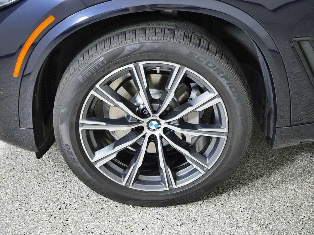 Used 2020 Carbon Black Metallic BMW xDrive40i image 18