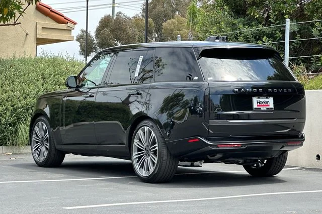 New 2026 Santorini Black Land Rover SE image 3