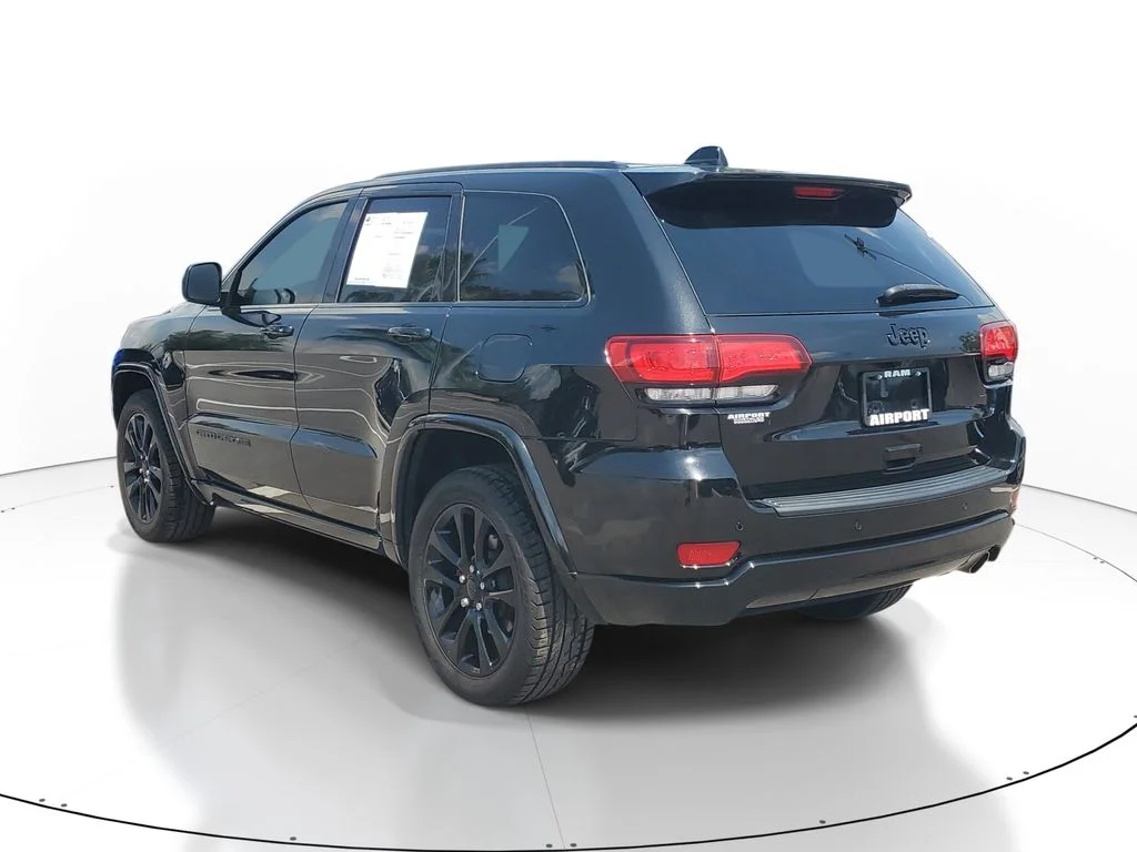 Used 2021 Black Jeep Laredo X image 4