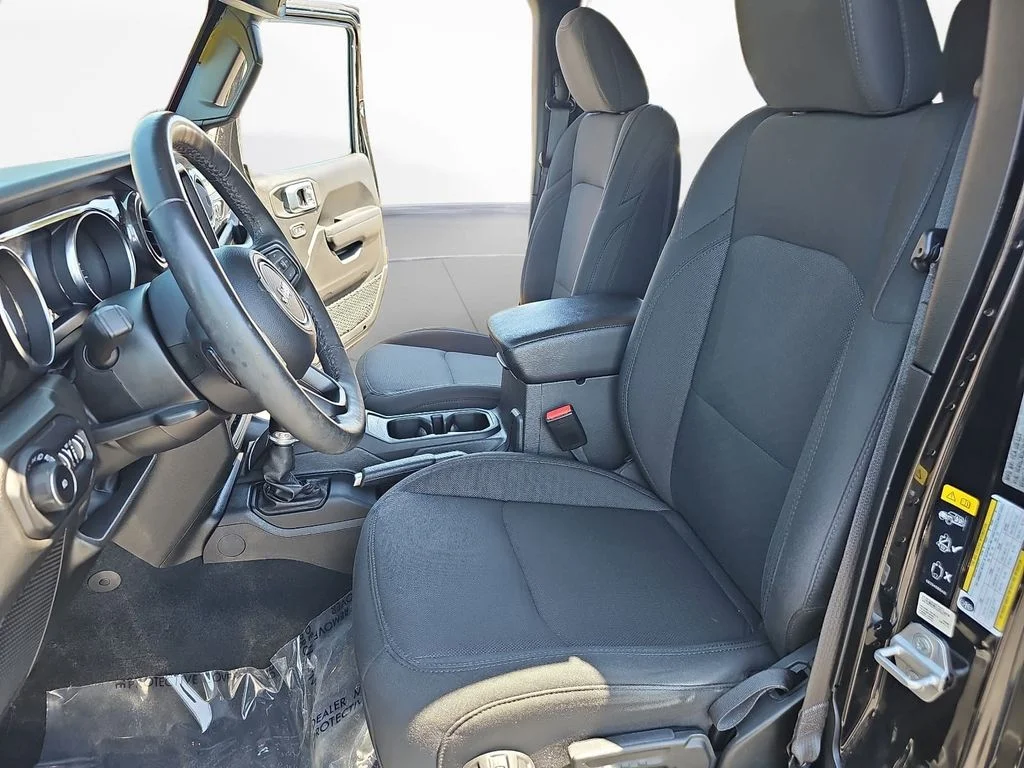 Used 2022 Black Jeep Unlimited Sport Altitude image 14