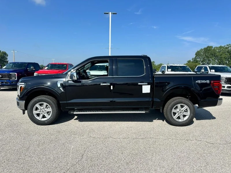 New 2026 Agate Black Metallic Ford LARIAT 4WD SuperCrew 5.5