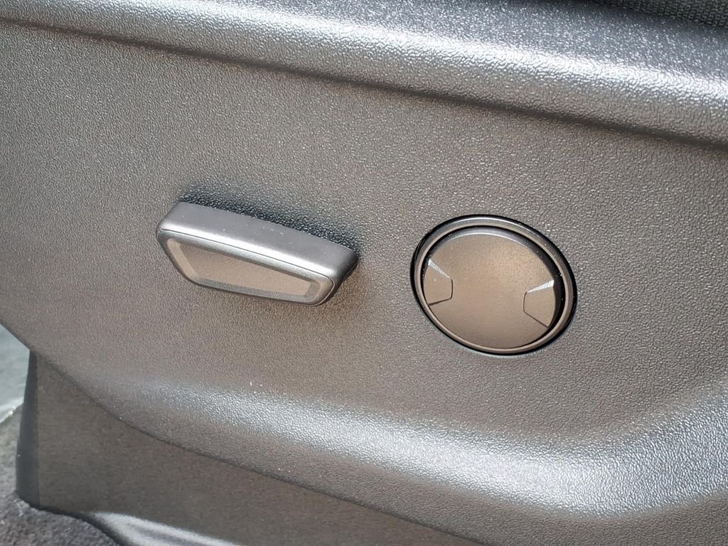 New 2026 Carbonized Gray Metallic Ford F-250® XLT image 15