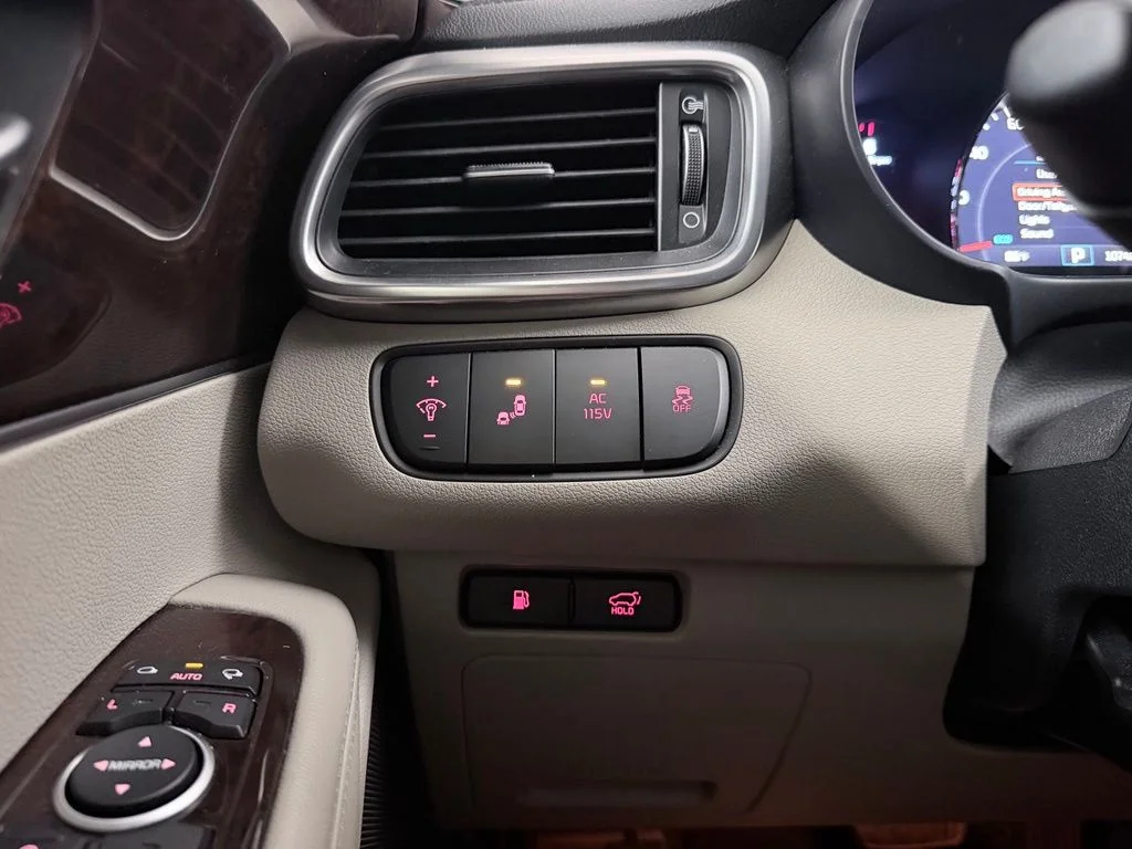 Used 2017 Snow White Pearl Kia EX image 24