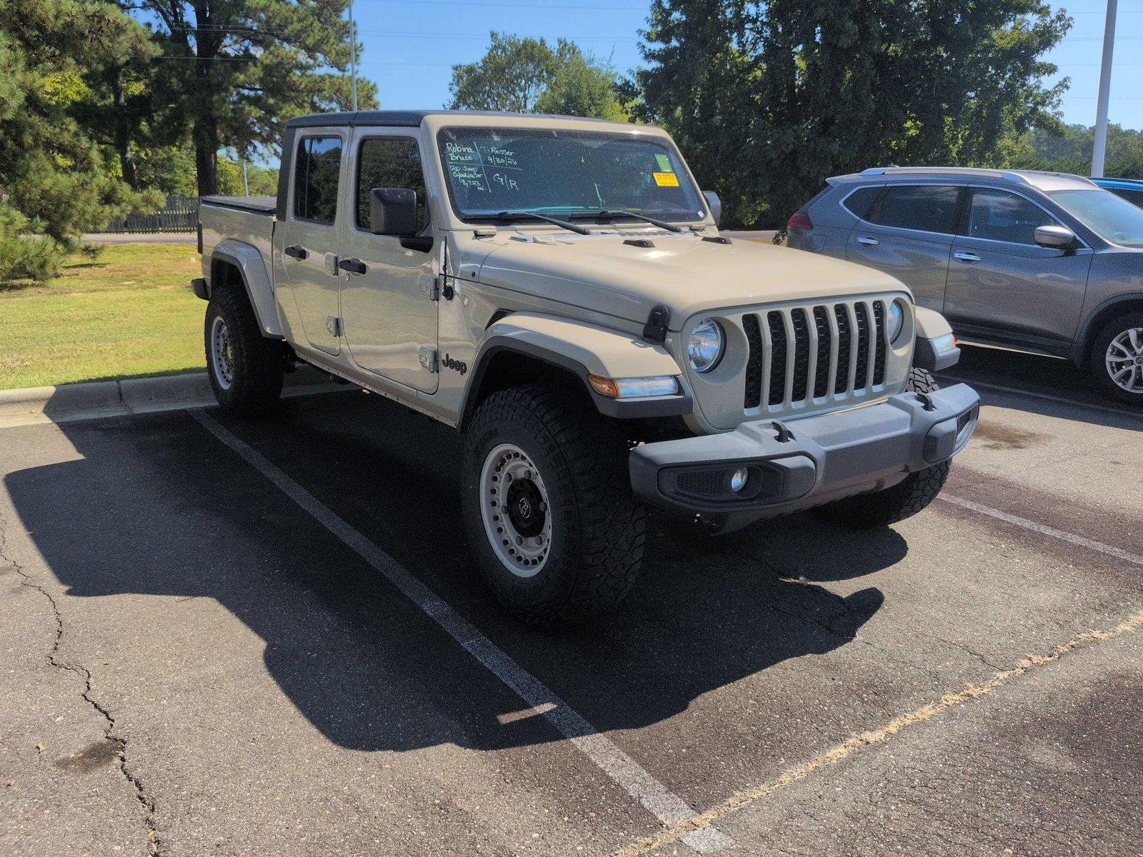Used 2020 Gobi Clearcoat Jeep Sport S image 2