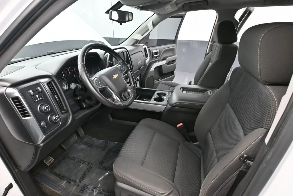 Used 2017 White Chevrolet LT image 26