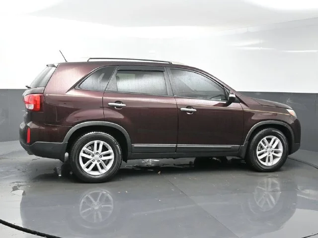 Used 2015 Red Kia LX image 8