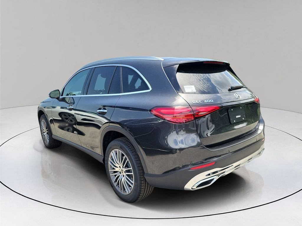 New 2026 Graphite Grey Metallic Mercedes-Benz GLC 300 image 4