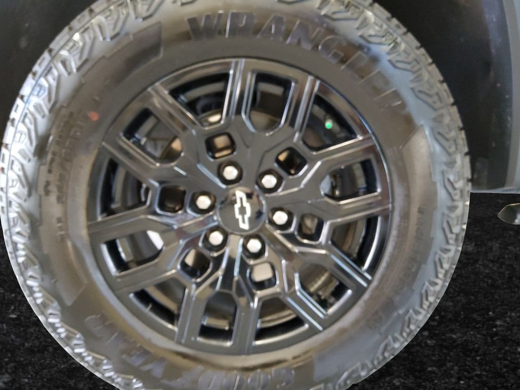 Used 2024 Gray Chevrolet Trail Boss image 25