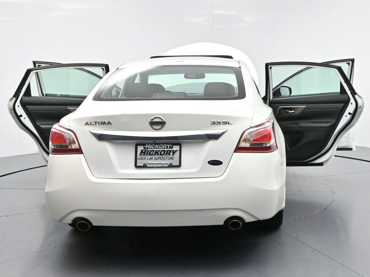 Used 2013 Pearl White Nissan 3.5 SL image 38