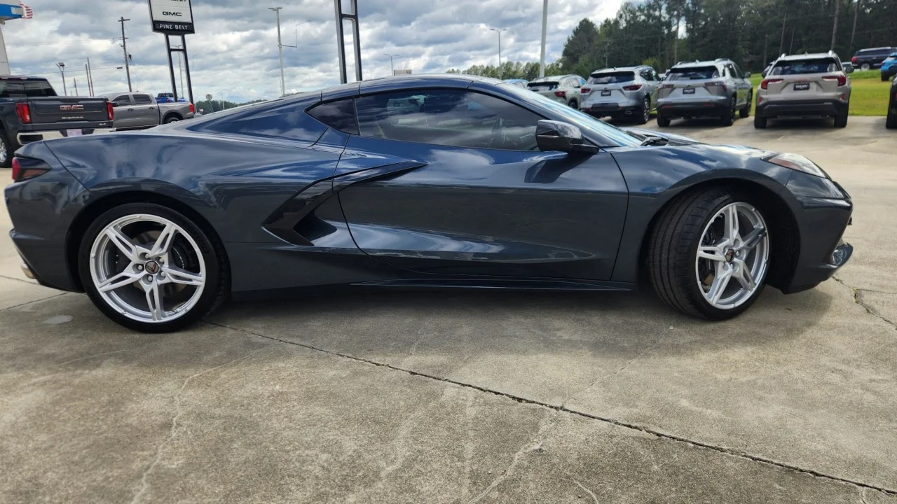 Used 2021 SHADOW GRAY METALLIC Chevrolet 2LT image 2