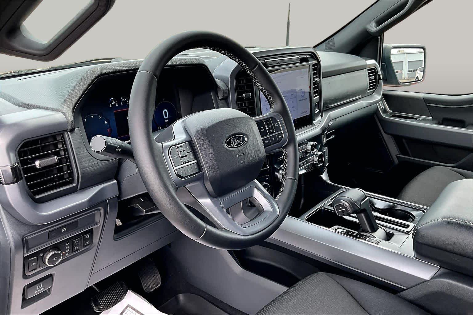 Used 2025 Antimatter Blue Metallic Ford XLT image 18