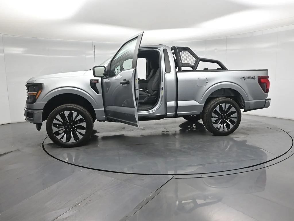 Used 2024 Silver Ford XL image 32