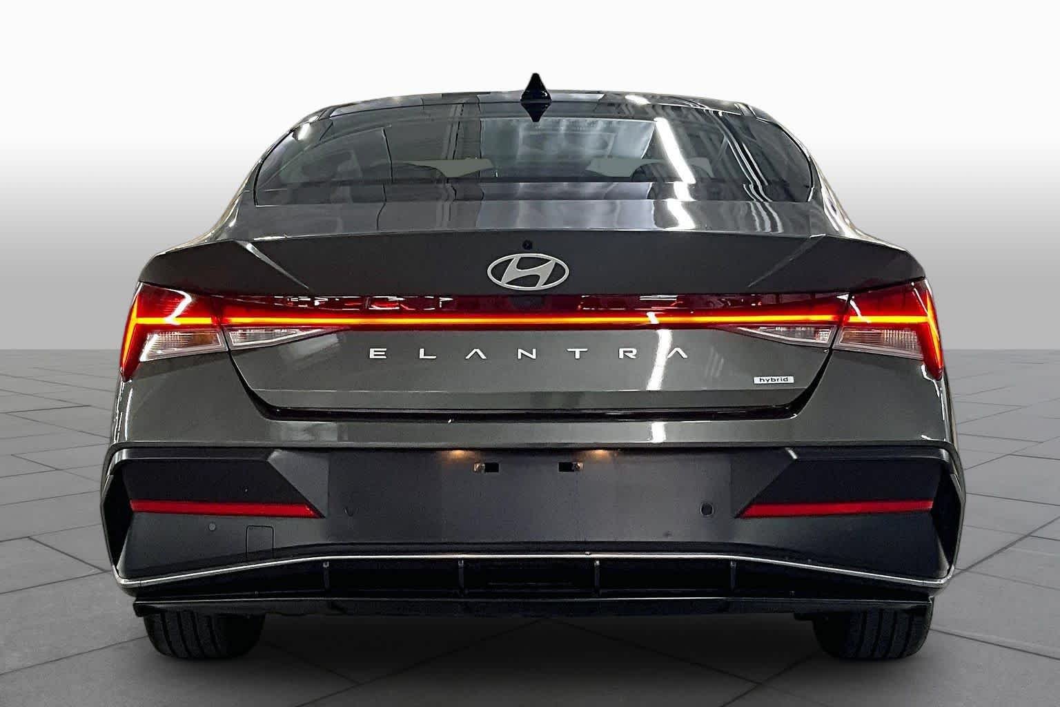 Used 2024 Amazon Gray Hyundai Limited image 5