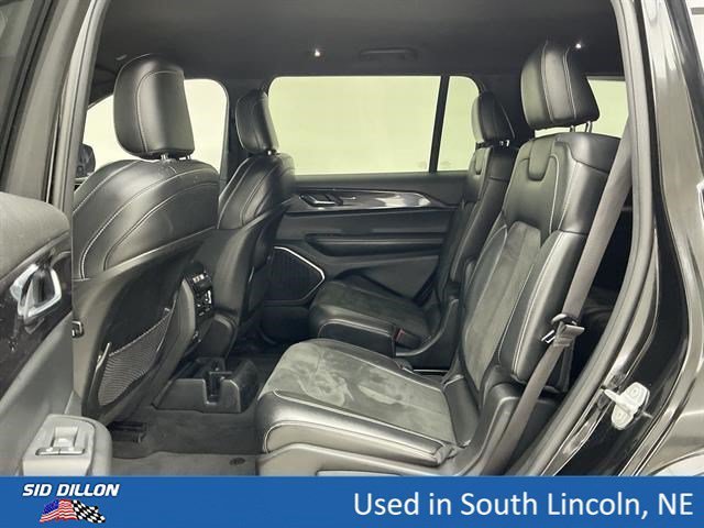 Used 2021 Diamond Black Crystal Pearlcoat Jeep Altitude image 19