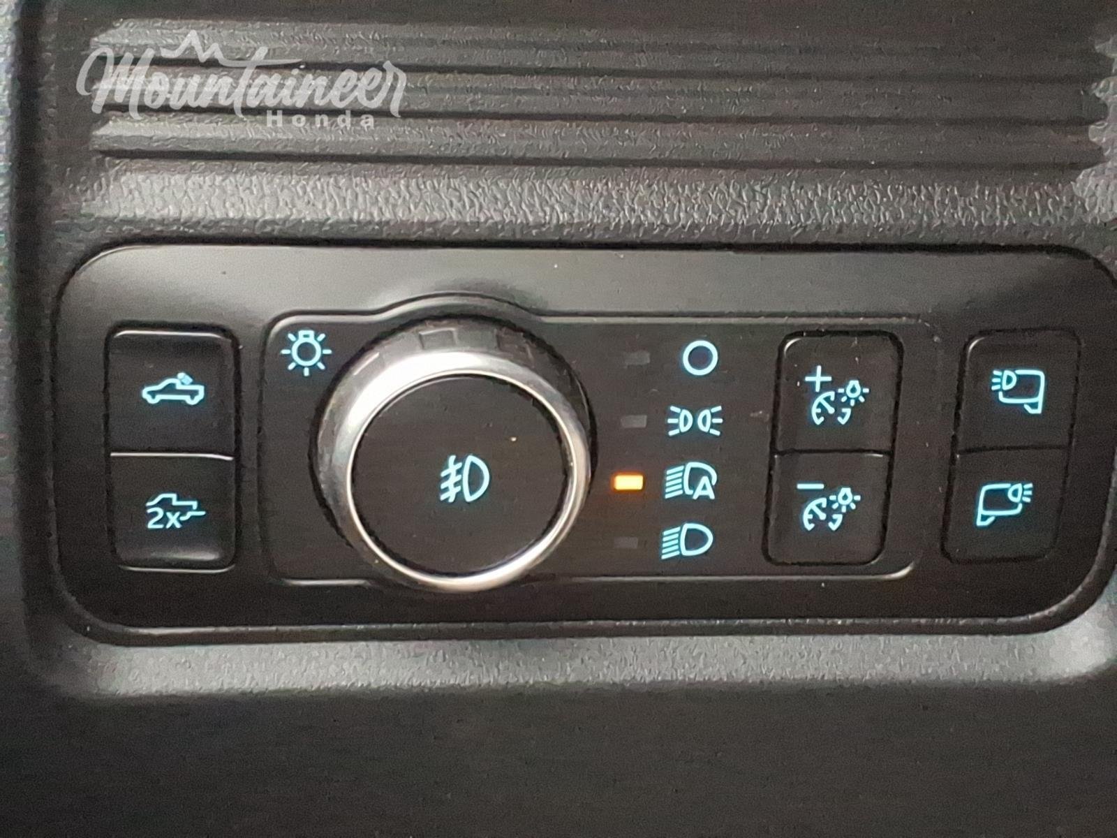 Used 2026 Avalanche Gray Ford LARIAT image 31