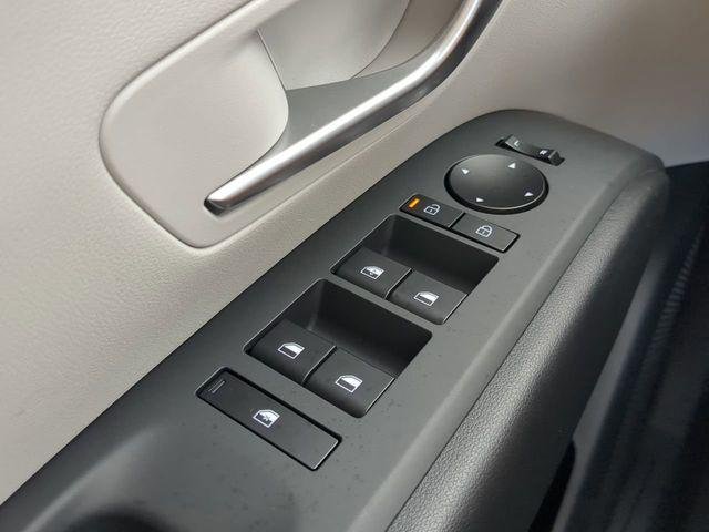 2025 Hyundai Tucson SE - Photo 22