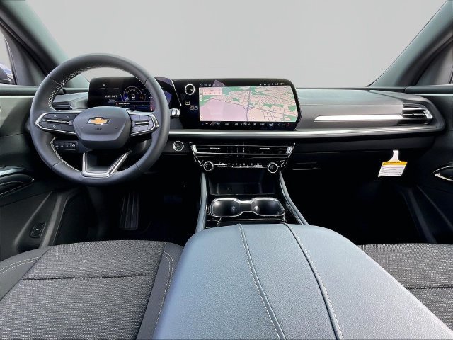 New 2027 Polar White Tricoat Chevrolet LT image 11